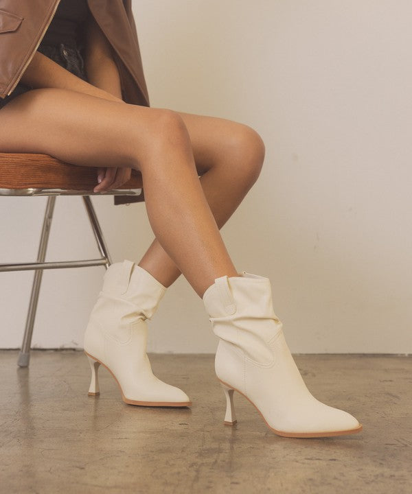 Vegan Leather Riga - Western Inspired Slouch Boots