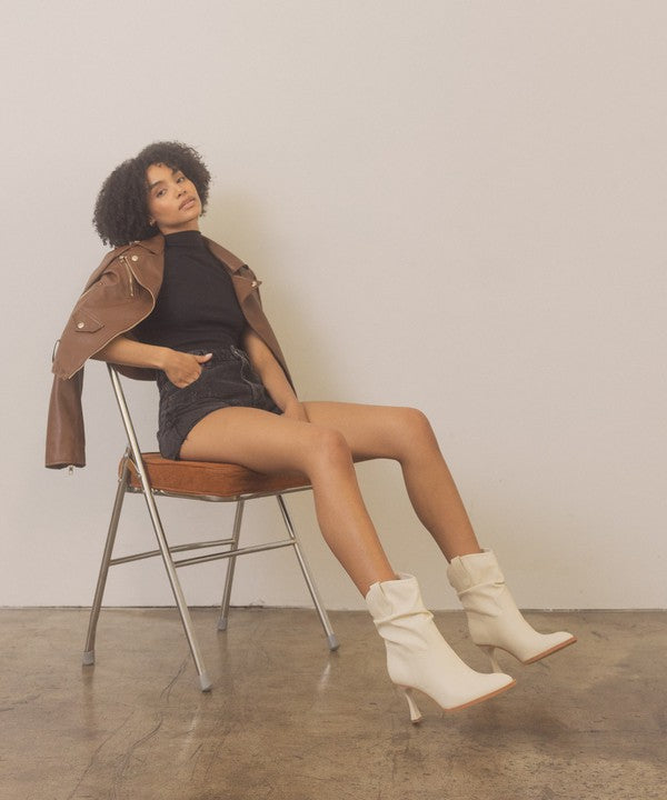 Vegan Leather Riga - Western Inspired Slouch Boots