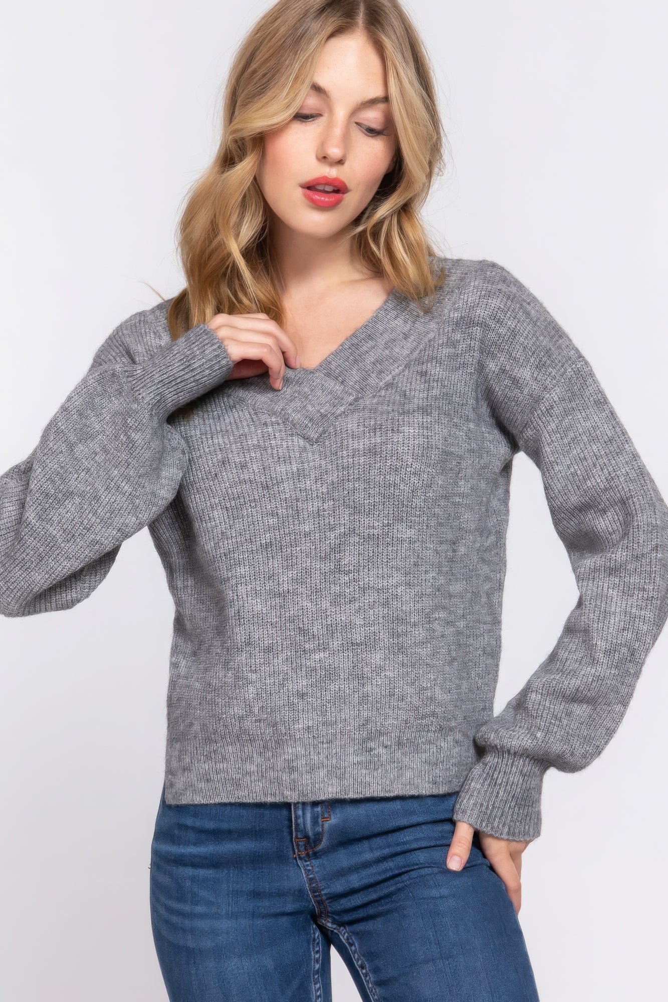 Long Slv V-neck Sweater